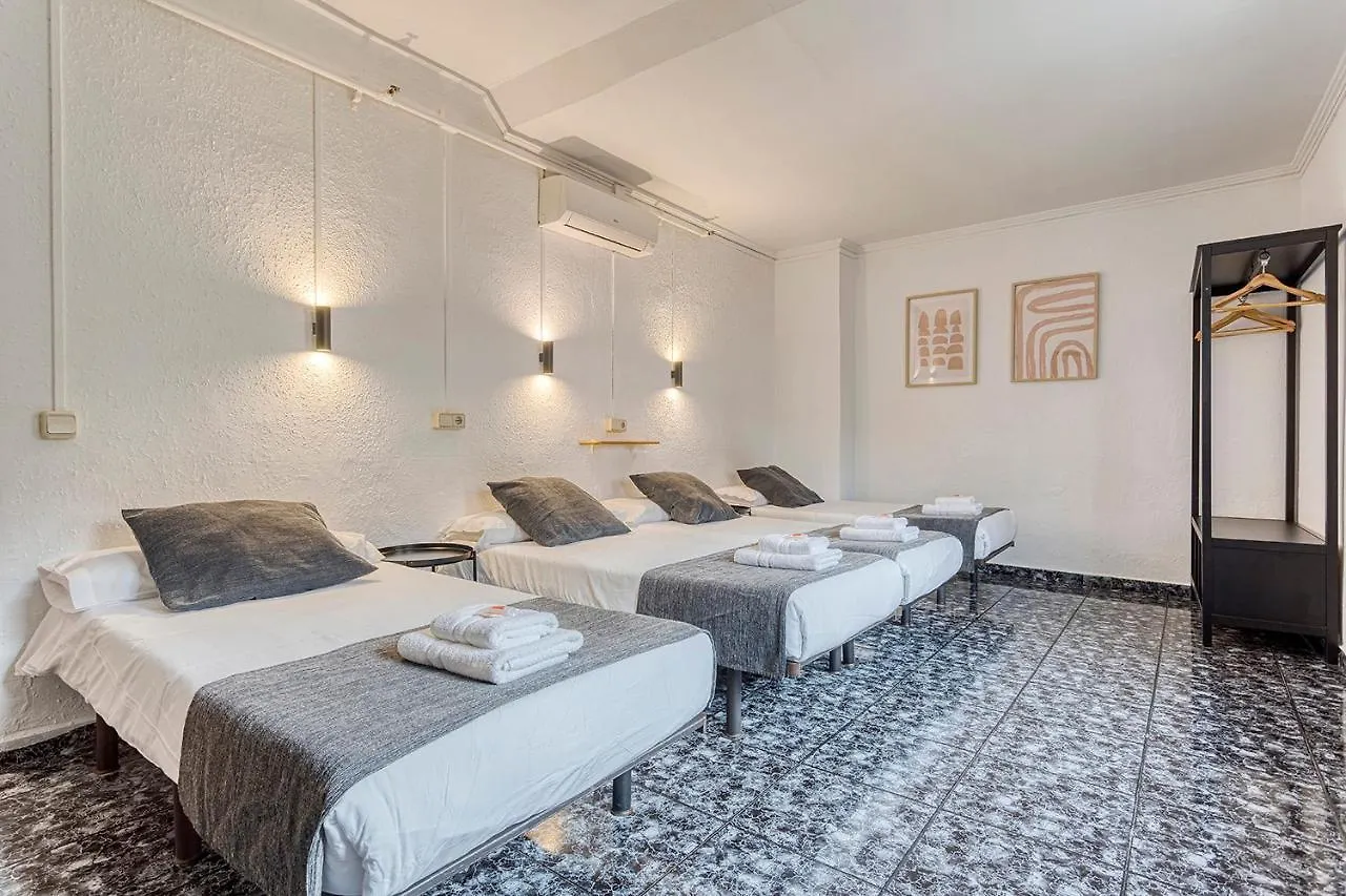 ** Hotel Hostal Bedmates Barcelona Spain