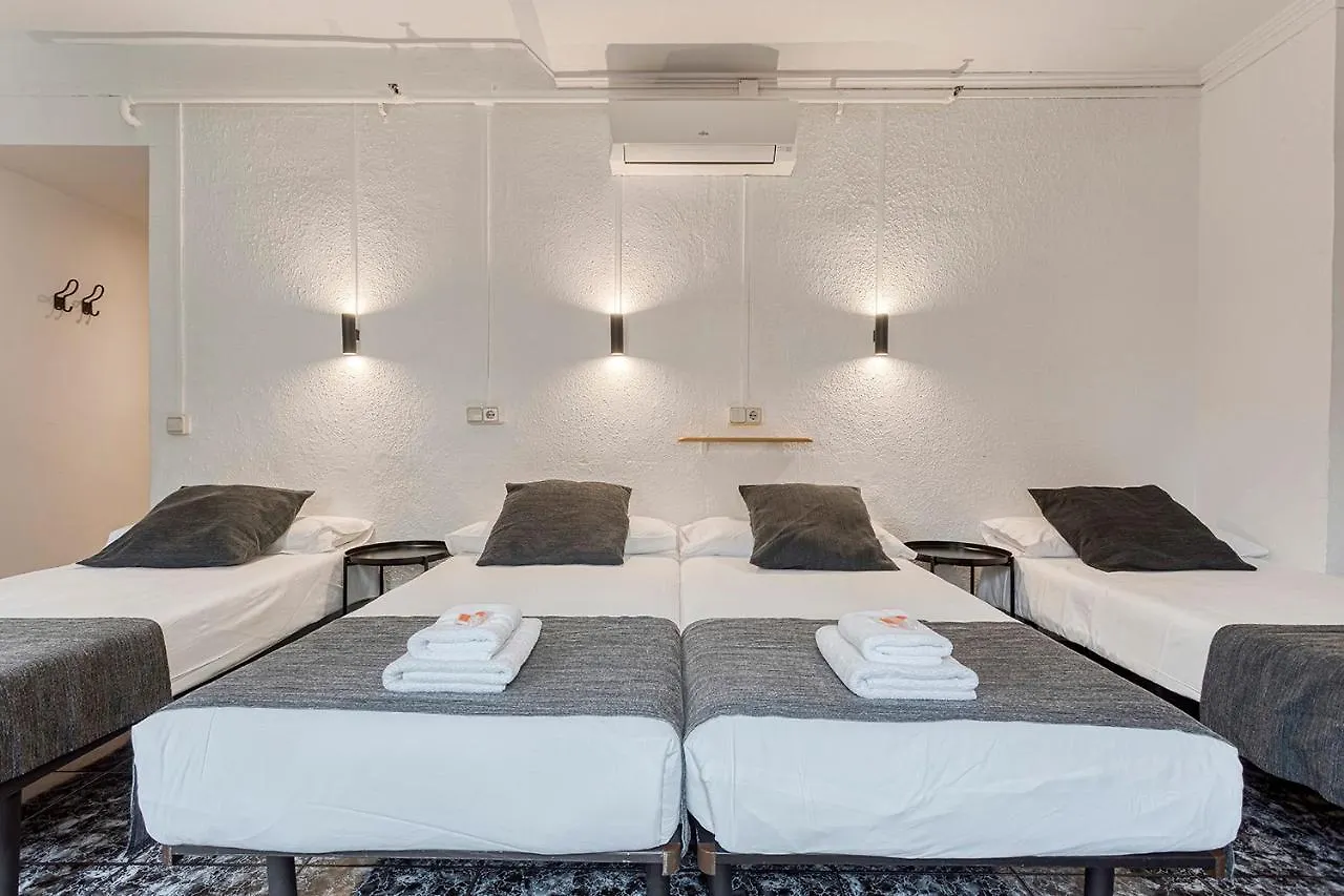 Hostal Bedmates Barcellona Hotel